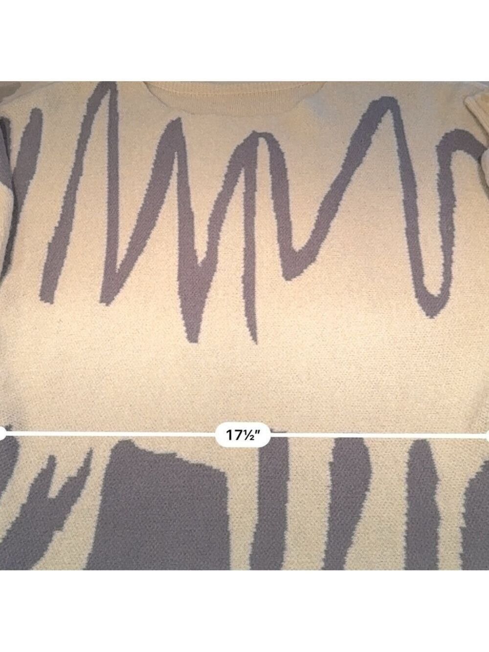 Shein Abstract Batwing Sleeve Sweater Medium - Picture 7 of 9